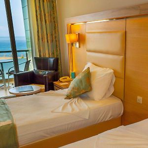 Standard Zimmer mit Kingsize-Bett